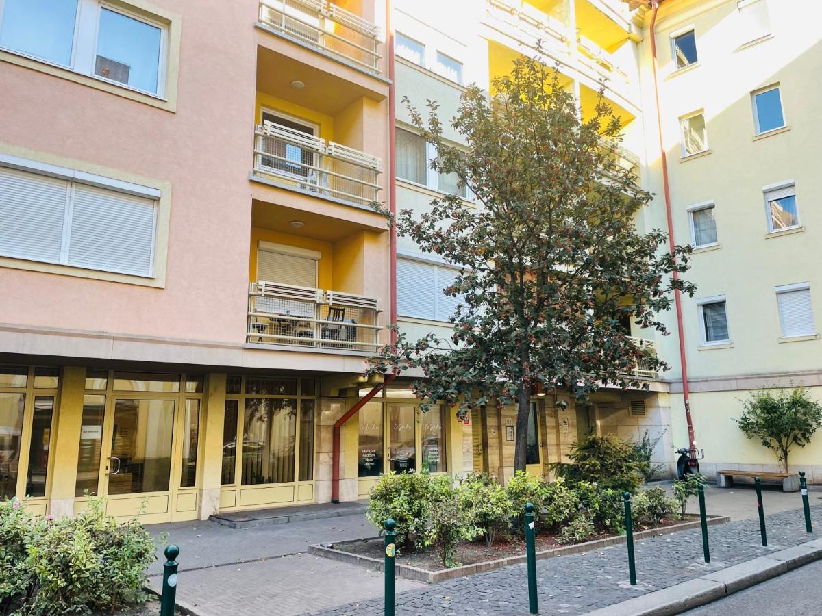 Peony Hollo Apartment - Free Garage Under The House Budapeszt Zewnętrze zdjęcie
